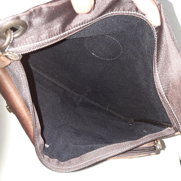 Roots Large Nylon/Leather Village Crossbody Bag - Picture 12 of 13